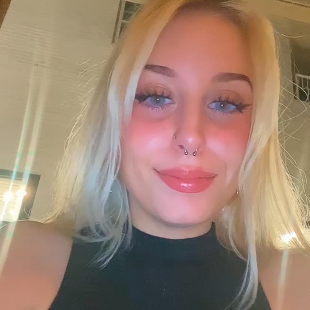 Meet your Posher, Corrine